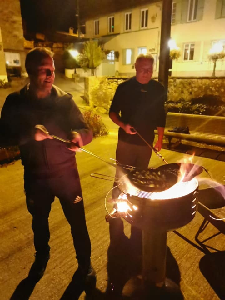 Halloween 2021 - Alain et Frédéric cuisent les châtaignes